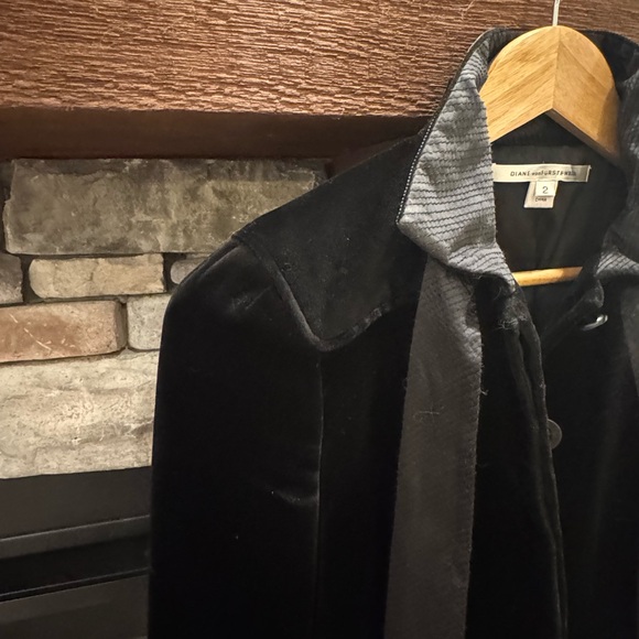 Diane Von Furstenberg Black Velvet Jacket with Bow - Size 2 - Picture 6 of 10